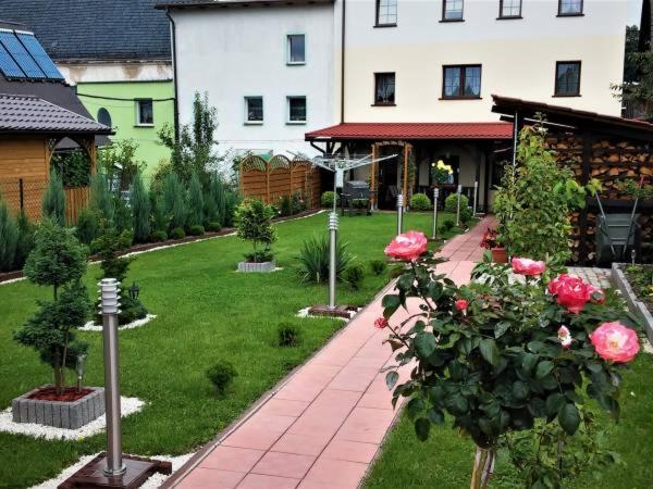 Pokoje Goscinne U Reni Wambierzyce Kültér fotó